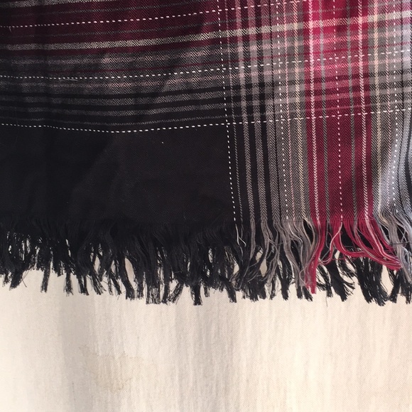 Wrap around skirt. - Picture 4 of 8